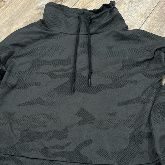 Mondetta Collection / Camo Jacquard Popover size XS - Picture 6 of 6